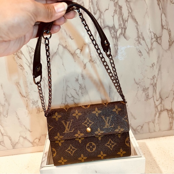 Louis Vuitton Handbags - Louis Vuitton Monogram Wallet (Free Chain)